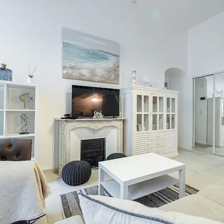 La Petite Chaise Bleue Classe 3 Etoiles Apartman