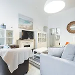 Apartment La Petite Chaise Bleue Classe 3 Etoiles *