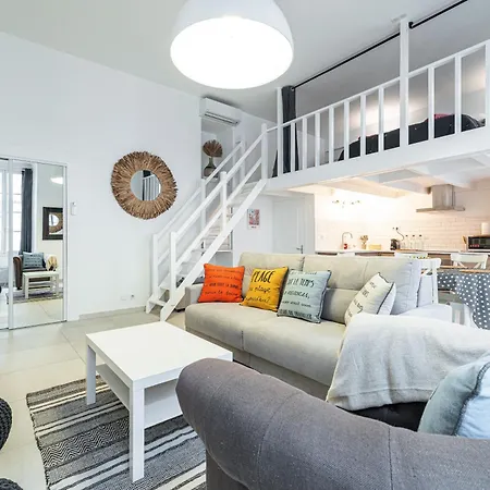 Apartment La Petite Chaise Bleue Classe 3 Etoiles Nizza