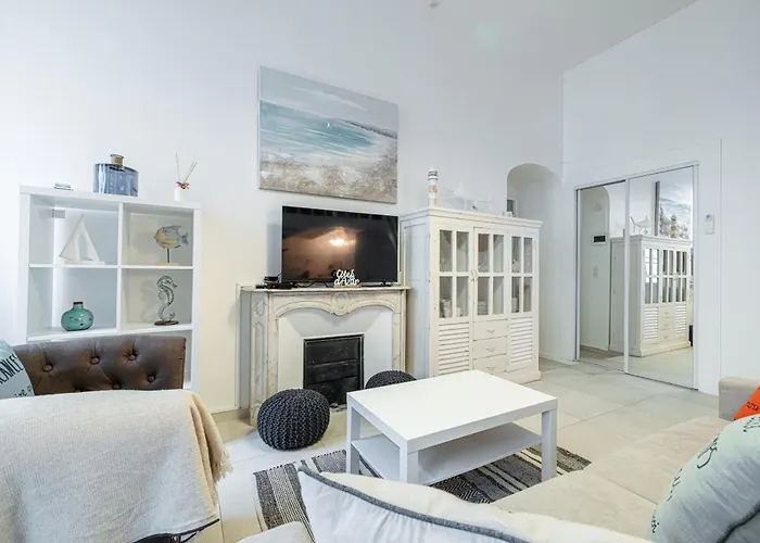 La Petite Chaise Bleue Classe 3 Etoiles Lägenhet
